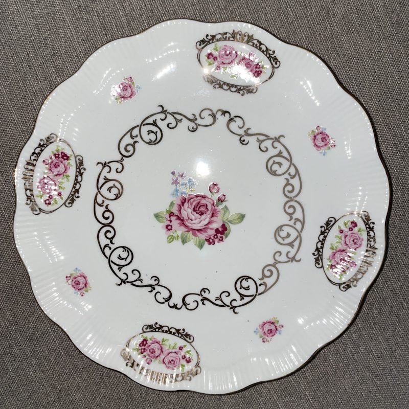 Piatto da dolce con decorazioni