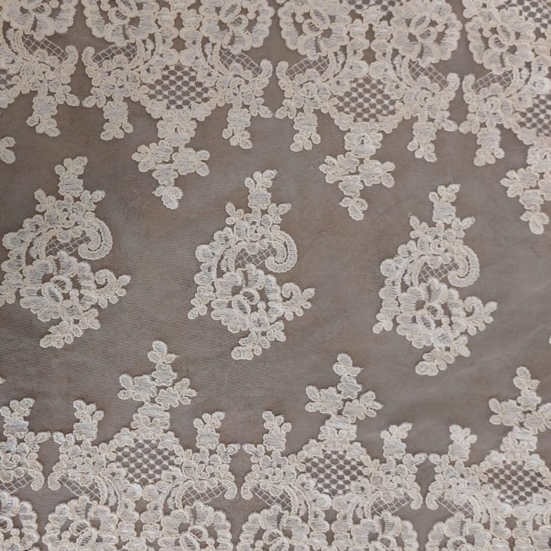 Coppia di Tendine Petra con smerlo laterale color Biscotto Chez Moi