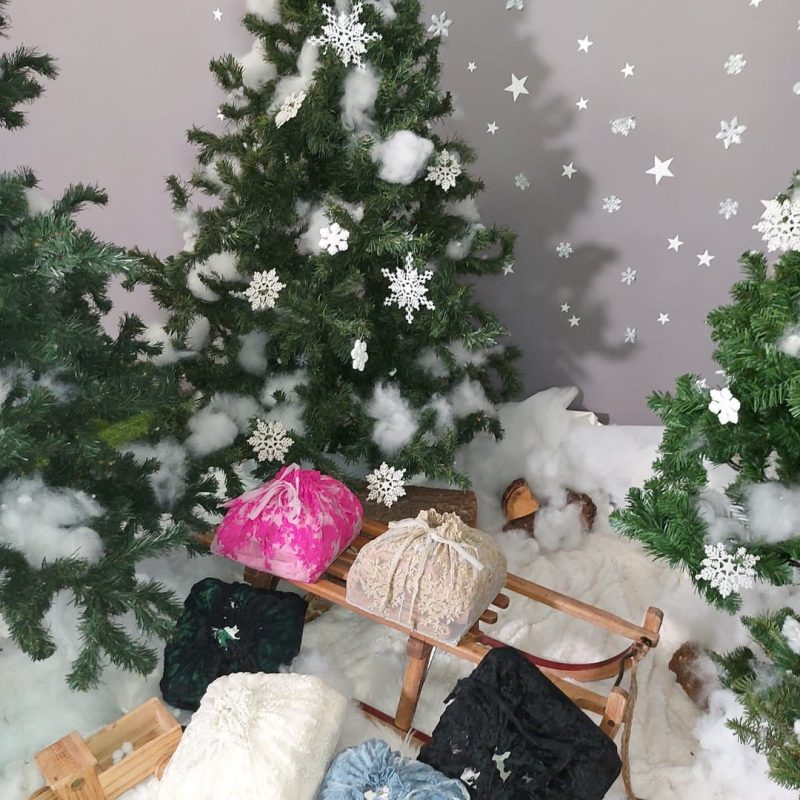 Christmas Box Loungewear Chez moi 6 varianti di colore, caramello, fluo, nero e smeraldo, nero, denim e burro