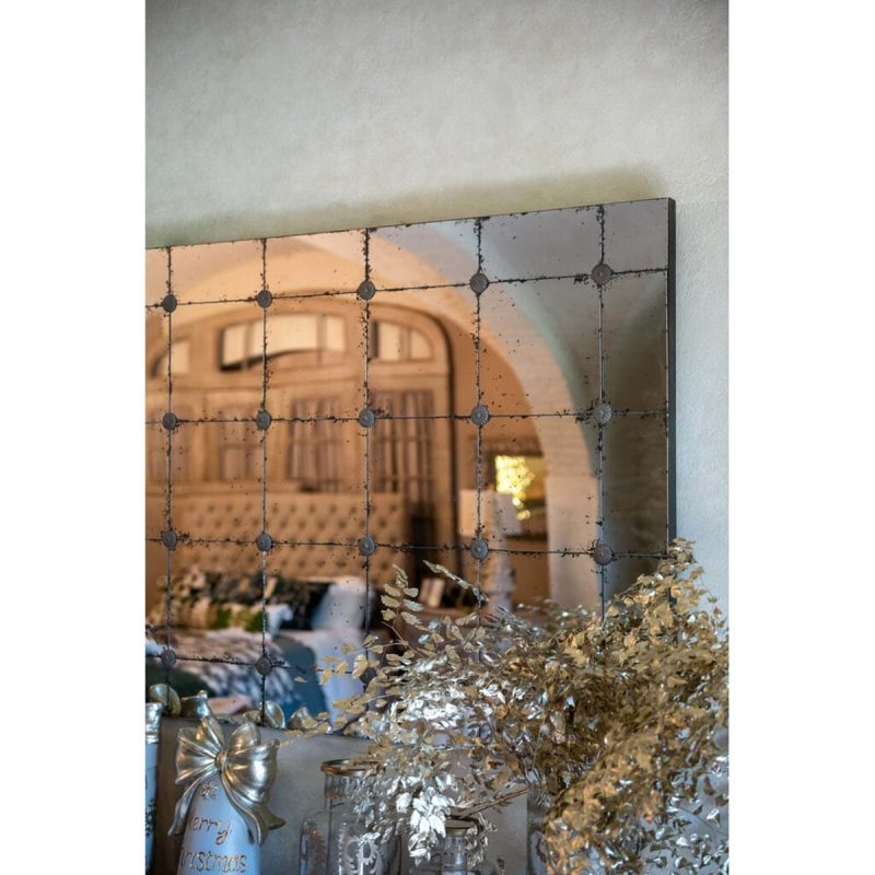 SPECCHIO ANTICATO a riquadri con borchie di Blancmariclo