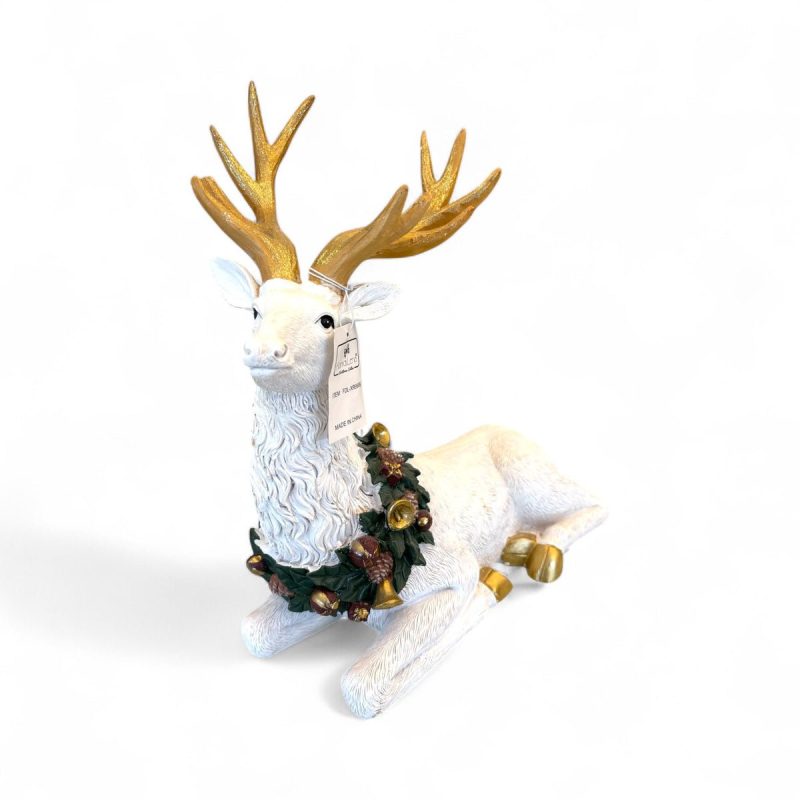 Cervo seduto in Resina Bianca con ghirlanda Natalizia - Fiori di Lena